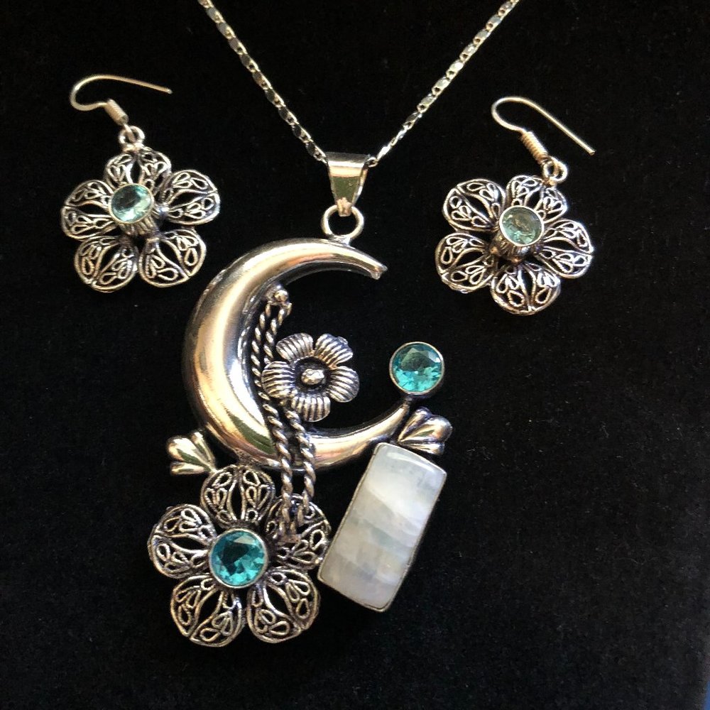 Flower Moon Rainbow Moonstone Blue Topaz Gemstone 925 Necklace + Earrings